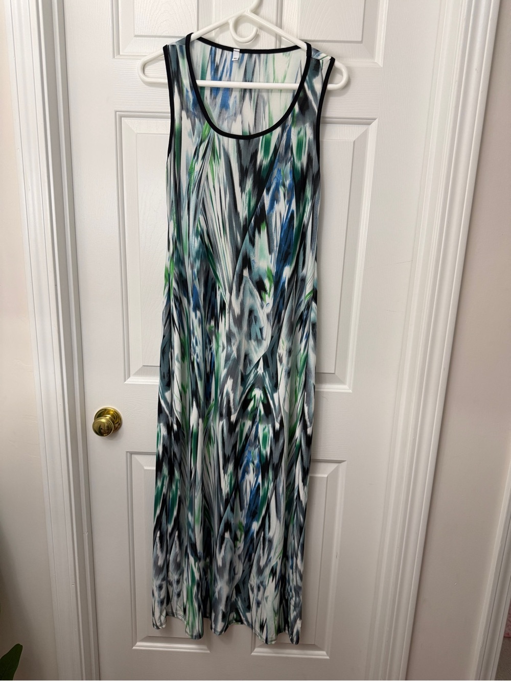 Sleeveless Abstract Print Maxi Dress in Green & Blue